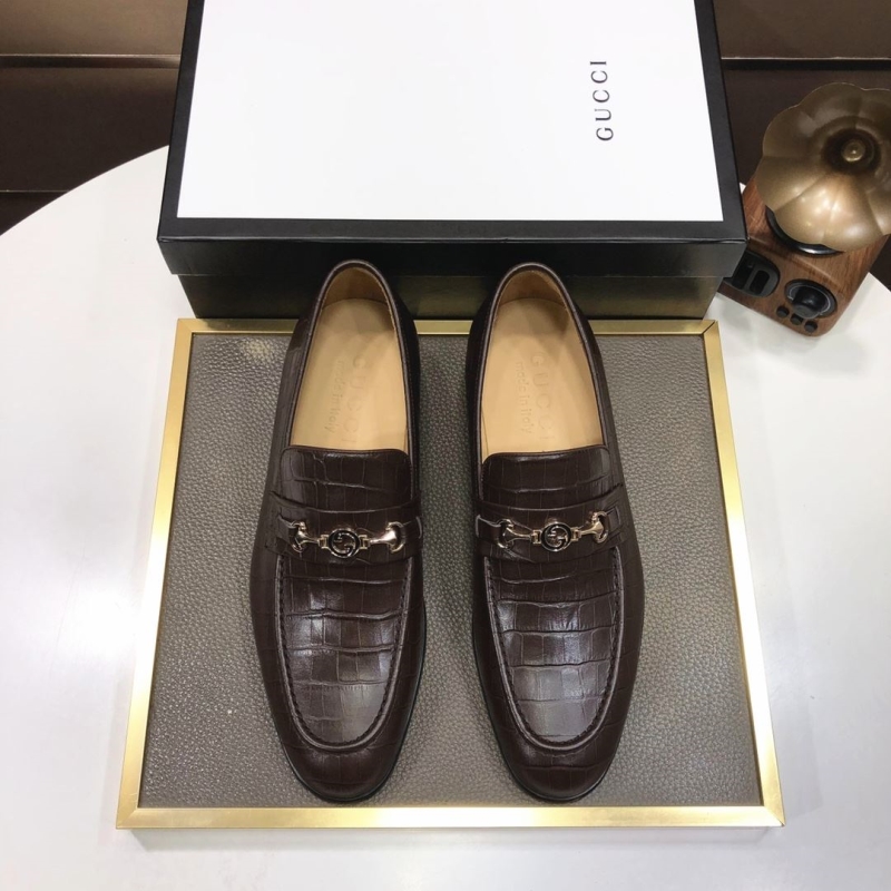 G*u*i leather shoes